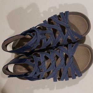 Baretrap sandals
